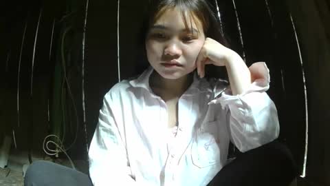 layla_999 online show from April 8, 1:08 am