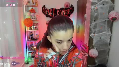 Layla online show from October 14, 1:58 pm