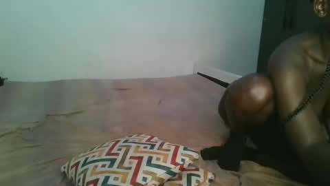 layla_cutiee online show from March 3, 7:48 am