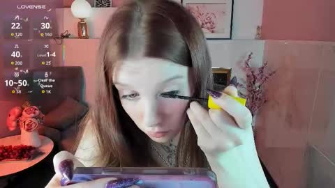 layla_glam online show from November 9, 1:47 pm