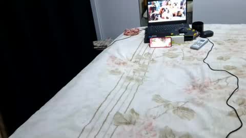 Snapshot of laylabrasil chatting on September 27, 1:58 am kelly online show from September 27, 1:58 am