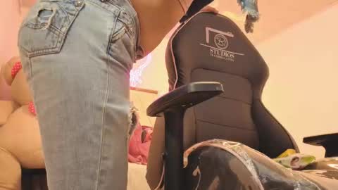 laylafoxy_tay online show from December 18, 3:13 am