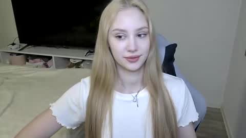 LaylaPretty001 online show from March 23, 5:23 am