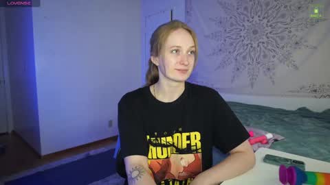 Layla Universe online show from September 17, 3:32 am