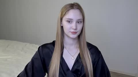 Laylla001 online show from January 3, 5:50 am