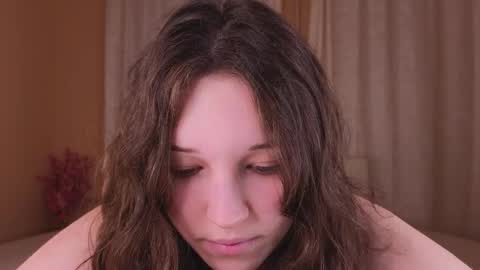 Lea online show from March 24, 5:41 pm