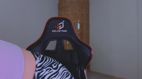 Lea online show from April 3, 12:12 pm