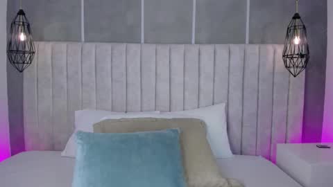    online show from March 11, 6:33 pm