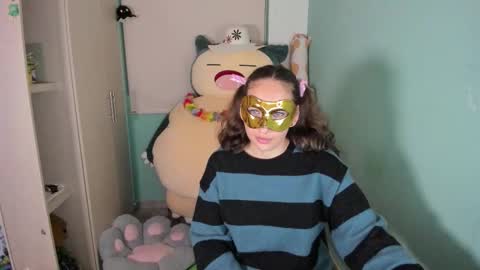 Laura online show from February 27, 3:10 am