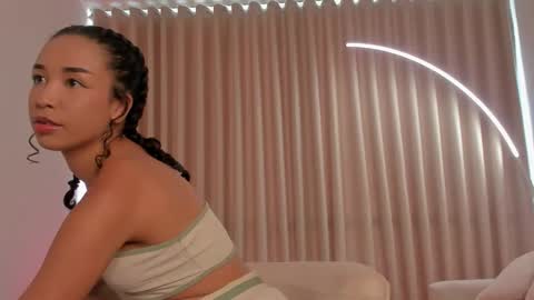 leahaltomm online show from September 10, 7:37 pm