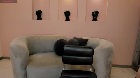 leahnovac online show from October 27, 11:10 am