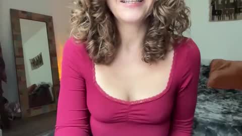 Leah Sparkles online show from November 17, 4:20 pm