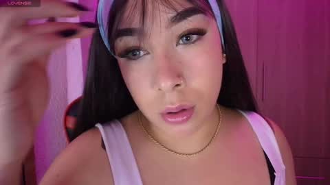 leah online show from November 17, 1:24 pm