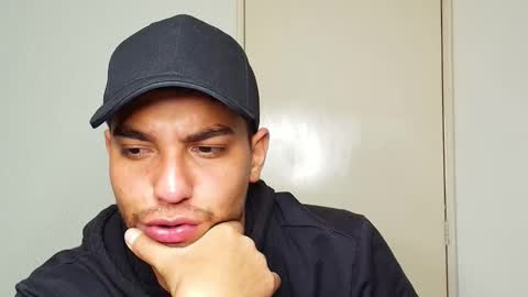 Leandro online show from December 6, 7:15 am