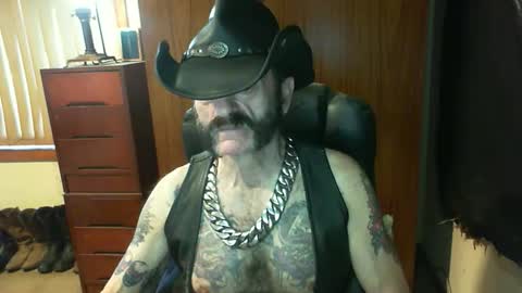 leathergreaser online show from January 12, 7:54 pm