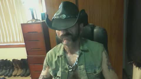 leathergreaser online show from February 25, 9:51 pm