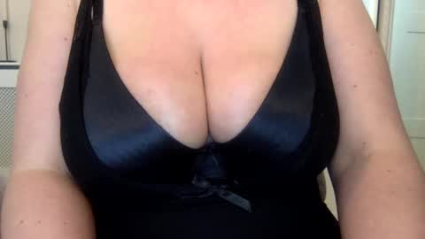 Leela Mae online show from January 22, 3:07 pm