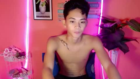 Snapshot of leemoreno18 chatting on September 18, 6:01 pm leemoreno18 online show from September 18, 6:01 pm