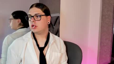 leenox online show from February 11, 1:31 am