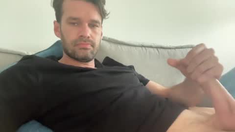 leexxx_69 online show from June 28, 3:52 pm