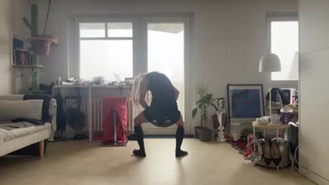 legsylegsinton online show from November 11, 10:50 am