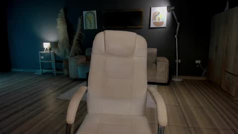 Leila     online show from October 2, 12:53 am