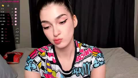 Leila online show from April 15, 6:00 pm