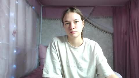 leila_bambi_ online show from November 26, 3:42 pm