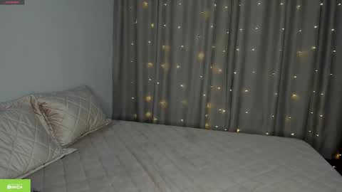 leiladream online show from November 6, 4:26 am