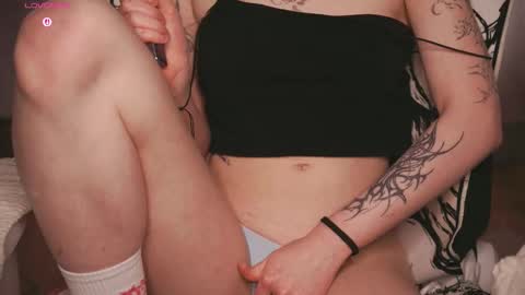 Leila online show from March 19, 2:22 pm