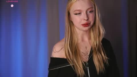 Leila online show from April 2, 2:24 pm