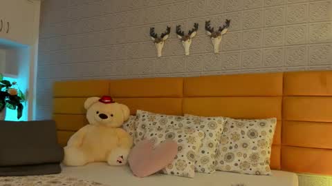   online show from October 22, 9:27 pm