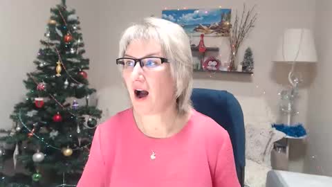 Leila Kinky online show from January 7, 5:45 am