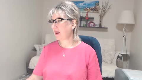 Leila Kinky online show from November 28, 5:15 am