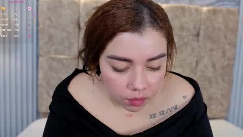 leilapons online show from February 22, 8:22 pm