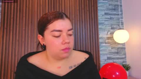 leilapons online show from February 15, 7:45 pm