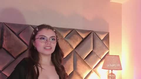 Leizathompson online show from February 18, 2:39 pm