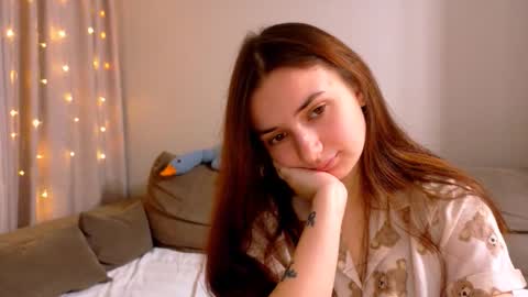 Lelia online show from December 15, 3:52 pm