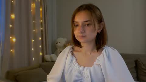Lelia online show from June 16, 6:12 pm