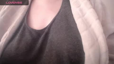 lenagolden online show from February 12, 11:18 am