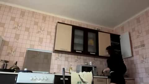 Hellomy name is Natalyits my first day here nice to meet you Give me 50 thumbs ups online show from April 14, 10:40 am