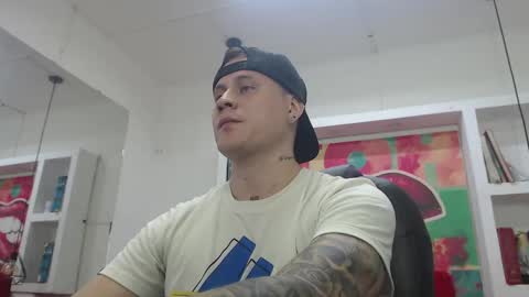 Yesid online show from February 18, 2:06 pm