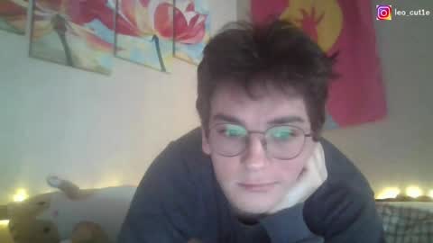 leo_cutie online show from April 11, 4:39 am