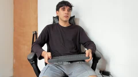 Leo Jones online show from September 25, 5:42 pm