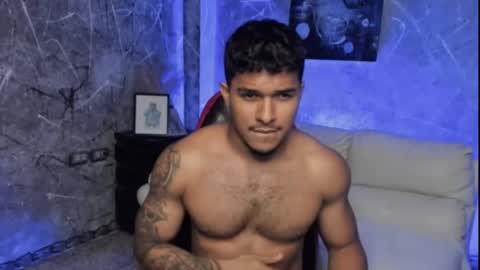 Leo independent model online show from February 11, 2:48 am