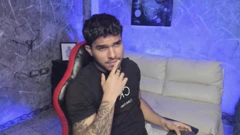 Leo independent model online show from October 28, 12:11 am