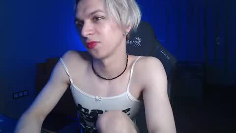 Leon online show from July 10, 11:20 pm