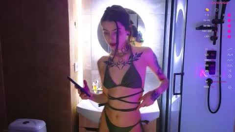 Donna online show from November 21, 2:59 pm