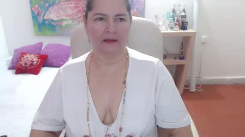 leonela   online show from March 19, 1:55 am