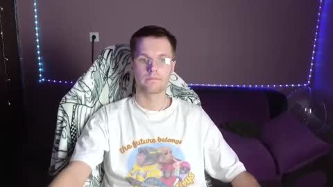 Leon online show from December 28, 6:18 pm